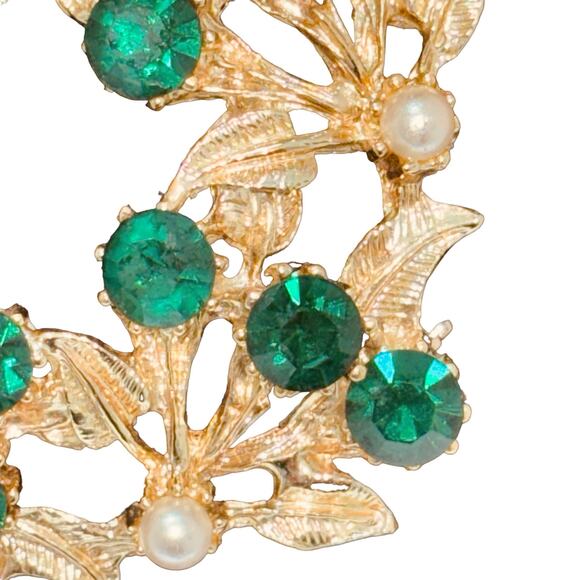 Christmas Wreath Rhinestone Brooch Pin Vintage Green Stones Goldtone - Picture 4 of 8